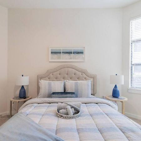 Charming Cozy Apartment With Wi-Fi & Free Parking ชาร์ล็อต ภายนอก รูปภาพ