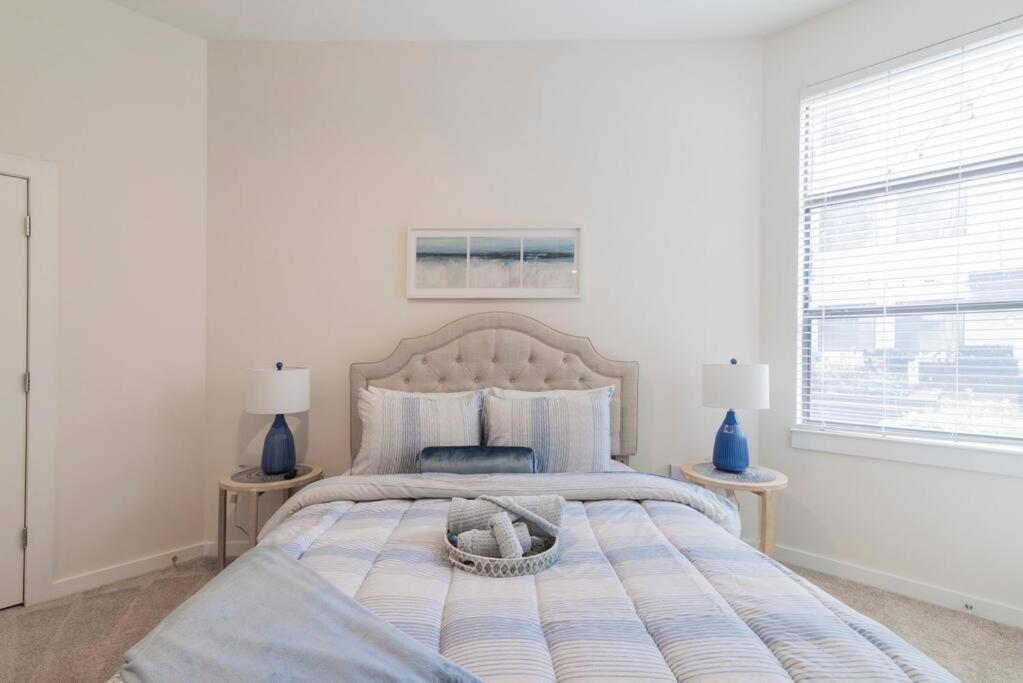 Charming Cozy Apartment With Wi-Fi & Free Parking ชาร์ล็อต ภายนอก รูปภาพ