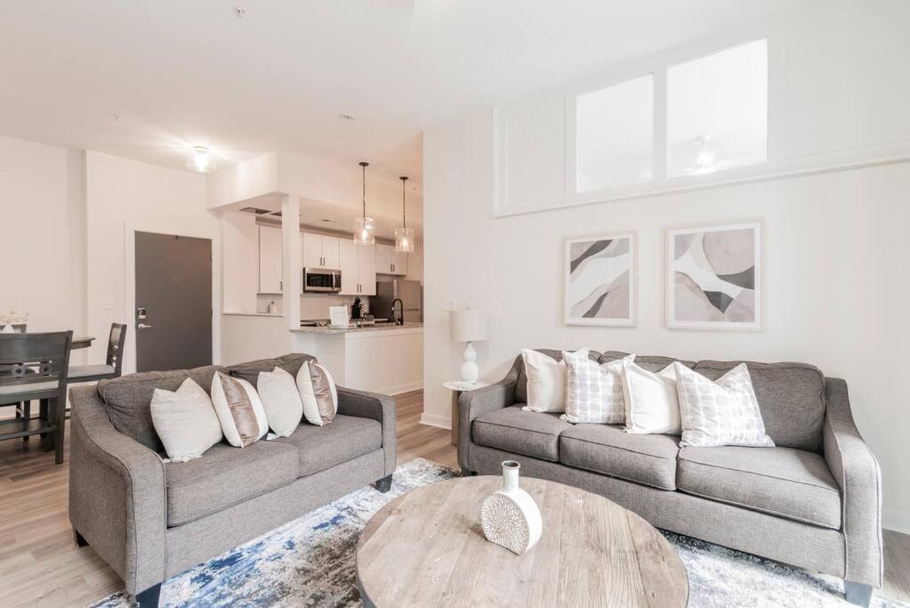 Charming Cozy Apartment With Wi-Fi & Free Parking ชาร์ล็อต ภายนอก รูปภาพ